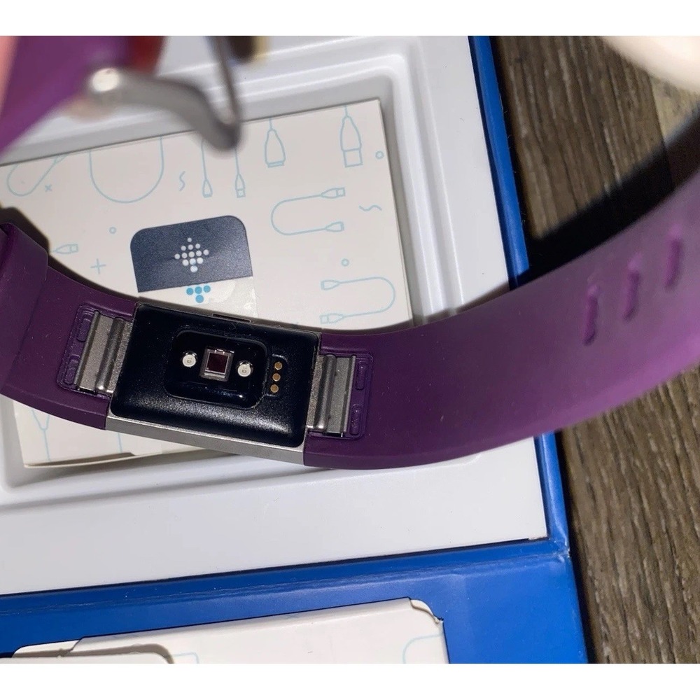 Fitbit Charge 2 Fitness Tracker with Wristband - Excellent Condition - Picture 10 of 10